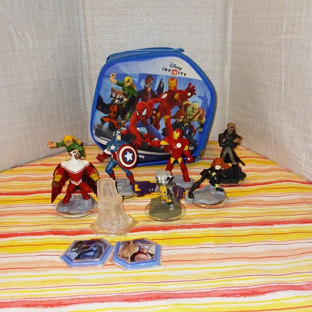 Disney Infinity Figures 2.0 & case LOT, Marvel, Avengers Guardians of the Galaxy